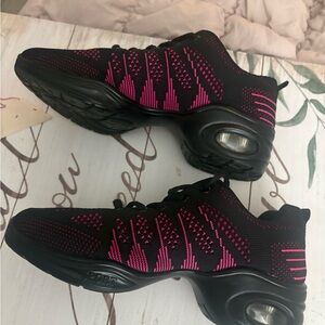 New Stylish Black /Pink Women's Dance Sneaks